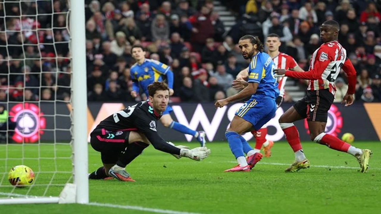 ضربة حاسمة.. كالفرت-لوين يسجل هدفاً مع ليدز في المباراة السادسة